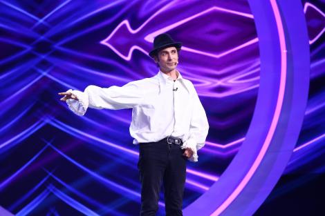 Romanticul X, intrare spectaculoasă la iUmor!