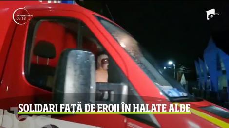 România aplaudă omenia. Românii, solidari față de eroii în halate albe