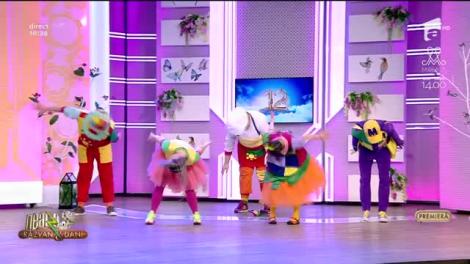 Gașca Zurli cântă piesa Avion cu motor, la Neatza cu Răzvan și Dani