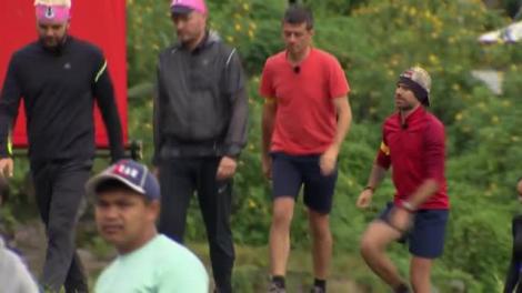 Lupta pentru amuletă de la Asia Express, moment neașteptat! Alexandru Abagiu a făcut un anunț ce i-a uluit pe toți: „Poți să mă atingi ușor pe mână”