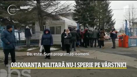 Bătrânii de peste 65 de ani, obligați să stea doar în case sau nu? Ce prevede ordonanța militară