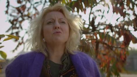 Doiniţa o învaţă pe nepoata Svetlana cum să cucerească bărbaţi: "Dacă spune o glumă, chiar dacă e proastă, trebuie să râzi!”