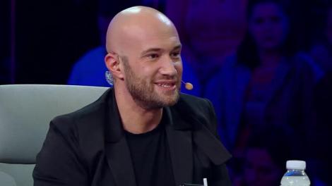 HAHA! Ce face Mihai Bendeac acasă, când nu-l vede nimeni. A dezvăluit la iUmor: ”Sunt fiert, bă, sunt fiert. O am în suflet!”