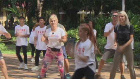 Vedetele din Asia Express învață să danseze street dance. Răzvan Fodor: Tot ridicolul din lume mi s-a vărsat în cap!
