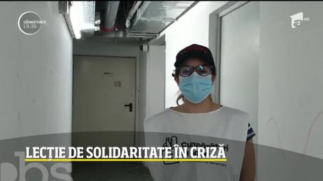 Voluntarii vin în ajutorul persoanelor care se tem să mai iasă din case