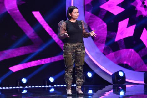 Așa da! Alina Rîbu, număr de stand up comedy despre gravide: Dragostea în cuplu după ce ai un copil e infinită. Nu se consumă niciodată!