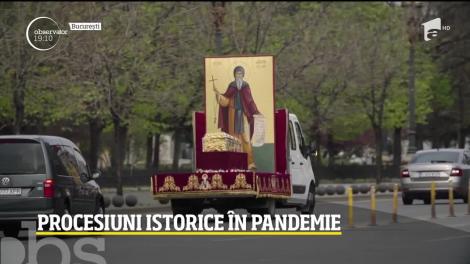 Biserica vrea să învingă pandemia cu racla cu moaşte. Procesiuni fără public au avut loc în mai multe oraşe din ţară