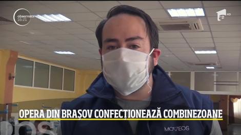 Angajații Operei din Braşov s-au apucat să confecționeze combinezoane pentru medici