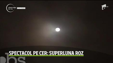 Superluna Roz, cel mai spectaculos eveniment astronomic al anului, vizibilă şi în România