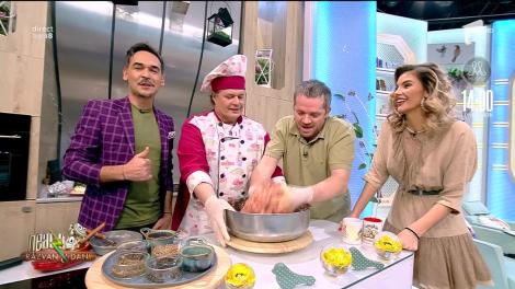 Vlăduţ şi Cătălin Oprişan şi-au unit forţele în bucătărie şi au făcut "mici de casă" - după o reţetă proprie!