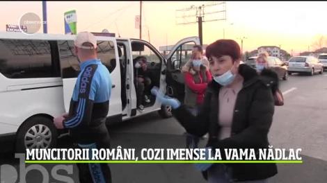 Coadă de mașini de peste un kilometru, la vama Nădlac. Românii se înghesuie să plece în străinătate, la muncă: „Bătaie de joc! Pe față!”