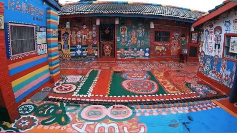 Cursa pentru Ultima Șansă! Concurenții reproduc două picturi din Orășelul Curcubeu: Trebuie să memorăm culorile și apoi să desenăm!