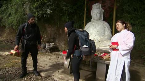 Concurenții din Asia Express ard grămezi de bani! Cine a câștigat etapa