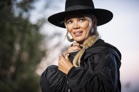 Gina Pistol le-a făcut cinste concurenţilor cu un ceai de ziua ei! "Vreau să fiu domnişoară de onoare la nunta voastră"