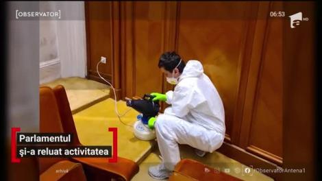Parlamentul şi-a reluat activitatea