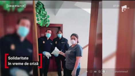 Doi români stabiliți în Spania printează acasă echipamente de protecţie şi le donează medicilor şi polițiștilor