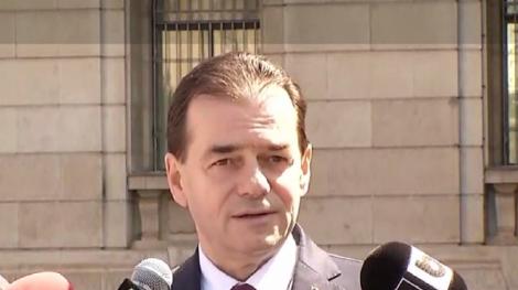 Școlile, obligate să asigure măști pentru elevi, inclusiv din toamnă, când începe noul an școlar