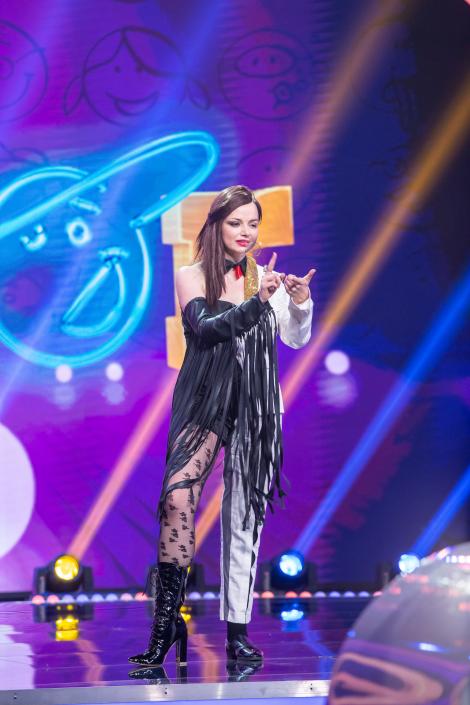 Lorena Lupu a fost bărbat şi femeie, în acelaşi timp, la iUmor! Cheloo a "capitulat" după primele replici