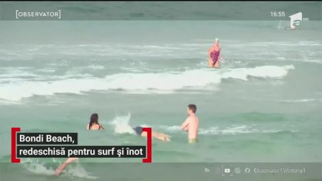 Pasionaţii de surf din Australia au în sfârşit liber la bălăceală. Cunoscuta plajă Bondi a fost redeschisă