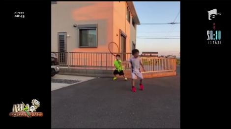 Smiley News. Tenismenii mari se pregătesc de mici! Doi copii din Asia se pregătesc să devină legendari