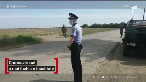 Covid-19 a mai închis o localitate