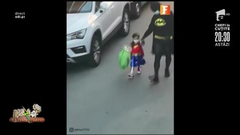 Smiley News. Părinții combat pandemia cu umor. Cum a ieșit un tătic, alături de fetița lui, să ducă gunoiul