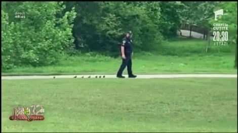 Smiley News. Un polițist din America le caută mămica unor bobocei