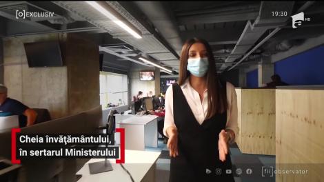 Uite reforma, nu e reforma! După ce a cerut o lege care să modifice programa învechită din şcoli, Ministrul Educaţiei întârzie acum o semneze