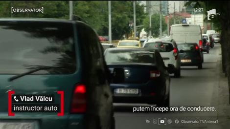 Orele de conducere auto, cu mască și mănuși