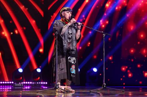 Violeta Niculae renunță la lenjerie! Momentul muzical este realizat cu ajutorul părților intime