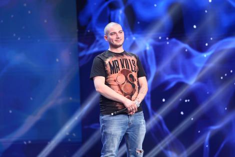 Cocoon Kills a lansat o nouă piesă la iUmor: România zici că e "Războiul Clonelor"