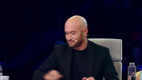 Câțiva centimetri și îi strivea capul! Bendeac a trăit spaima vieții sale, la iUmor! Gabor Orban a sărit cu bicicleta peste jurat! „Nu se poate așa ceva”