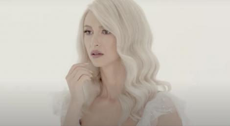 Andreea Bălan a filmat videoclipul noii piese în rochia de mireasă purtată la nunta cu George Burcea. Declarații cutremurătoare din viața artistei