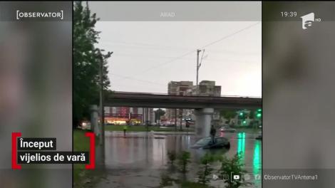 România, măturată de ploi torențiale, în următoarele ore. Record de coduri portocalii și galbene, în doar 24 de ore - VIDEO
