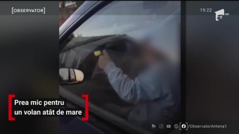 Un copil de zece ani, filmat în timp ce conduce maşina familiei. Un localnic îl oprește: "- Spune-i lui taică-tu să vină până la mine!"