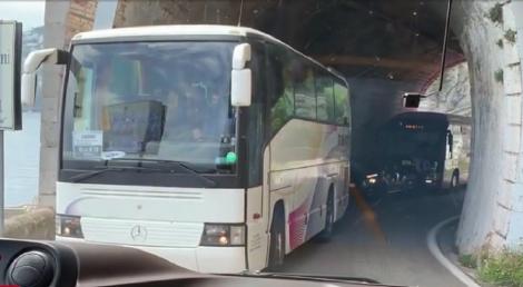 Românii se întorc acasă. Cu autoizolare sau fără, mii de persoane au revenit din țările în care plecaseră la muncă