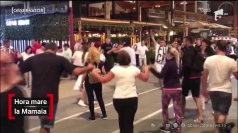 Zeci de oameni s-au prins în horă la Mamaia, în plină pandemie