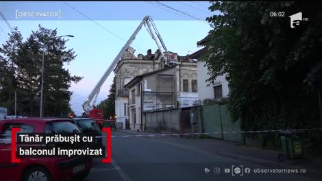 Un tânăr de 18 ani a scăpat ca prin minune, după ce s-a prăbuşit cu tot cu balcon!