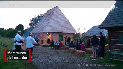 Primii turişti în Maramureș, din acest sezon, s-au bucurat din plin de cântecele populare şi mesele îmbelşugate