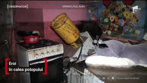 În mijlocul inundaţiilor, oamenii obişnuiţi au prins superputeri. S-au transformat în salvatori