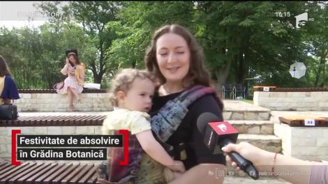 Festivitate de absolvire în Grădina Botanică din Iași