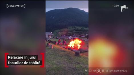 Drumeţiile şi focurile de tabără, ingredientele unui weekend perfect la munte