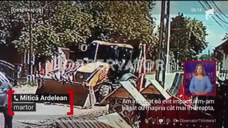 O mamă a fost înjunghiată, în plină stradă, de amant: „Lasă-i pe toți și fugi cu mine!” Doi copii și un străin au salvat-o! Totul a fost filmat