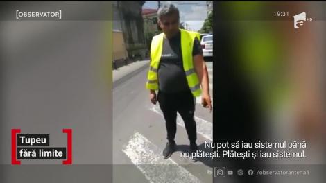 În loc să plătească doi lei pentru parcare, un şofer din Prahova a preferat să-şi lase maşina pe locurile interzise