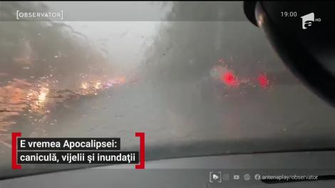 Imagini apocaliptice şi vreme de cod roşu. Marea fierbe pe furtună