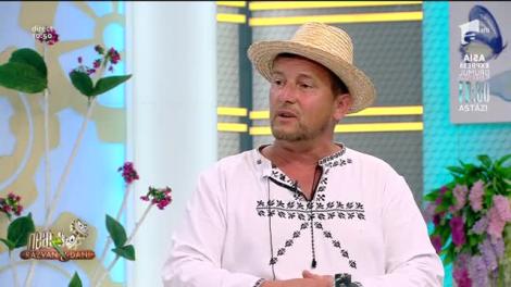 Răzvan Simion și Dani Oțil vor să devină cei mai buni ciobani din România! Ramona Olaru le dă lecții de tras la coasă | Video