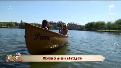 Mic dejun de vacanță, în bârc, pe lacul Mogoșoaia