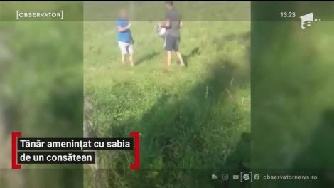 Scene tulburătoare în judeţul Cluj. Un tânăr a fost ameninţat cu sabia de un consătean