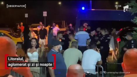 La mare, orice regulă de distanţare socială a fost dată uitării. Poliţiştii au intervenit să disperseze cozile formate în faţa cluburilor