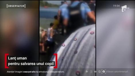 Imagini de rară solidaritate. Forţe impresionante s-au mobilizat pentru a salva un copil de 11 ani, căzut în râul Teleajen